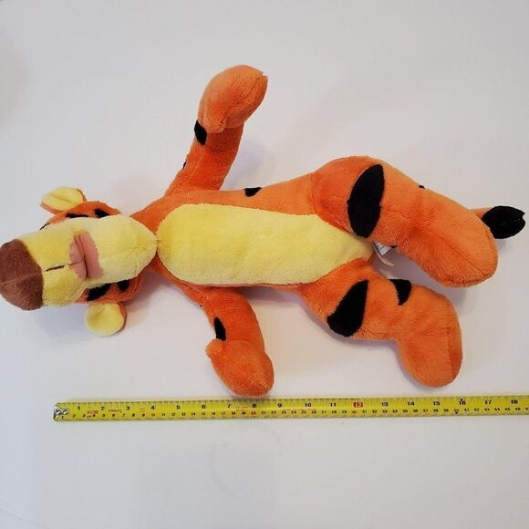 Disney Store Exclusive 17" Tigger Plush - Picture 2 of 8